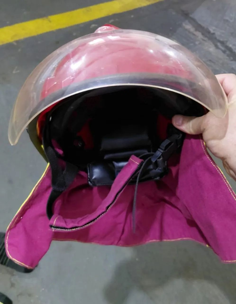 Capacete combate incêndio 