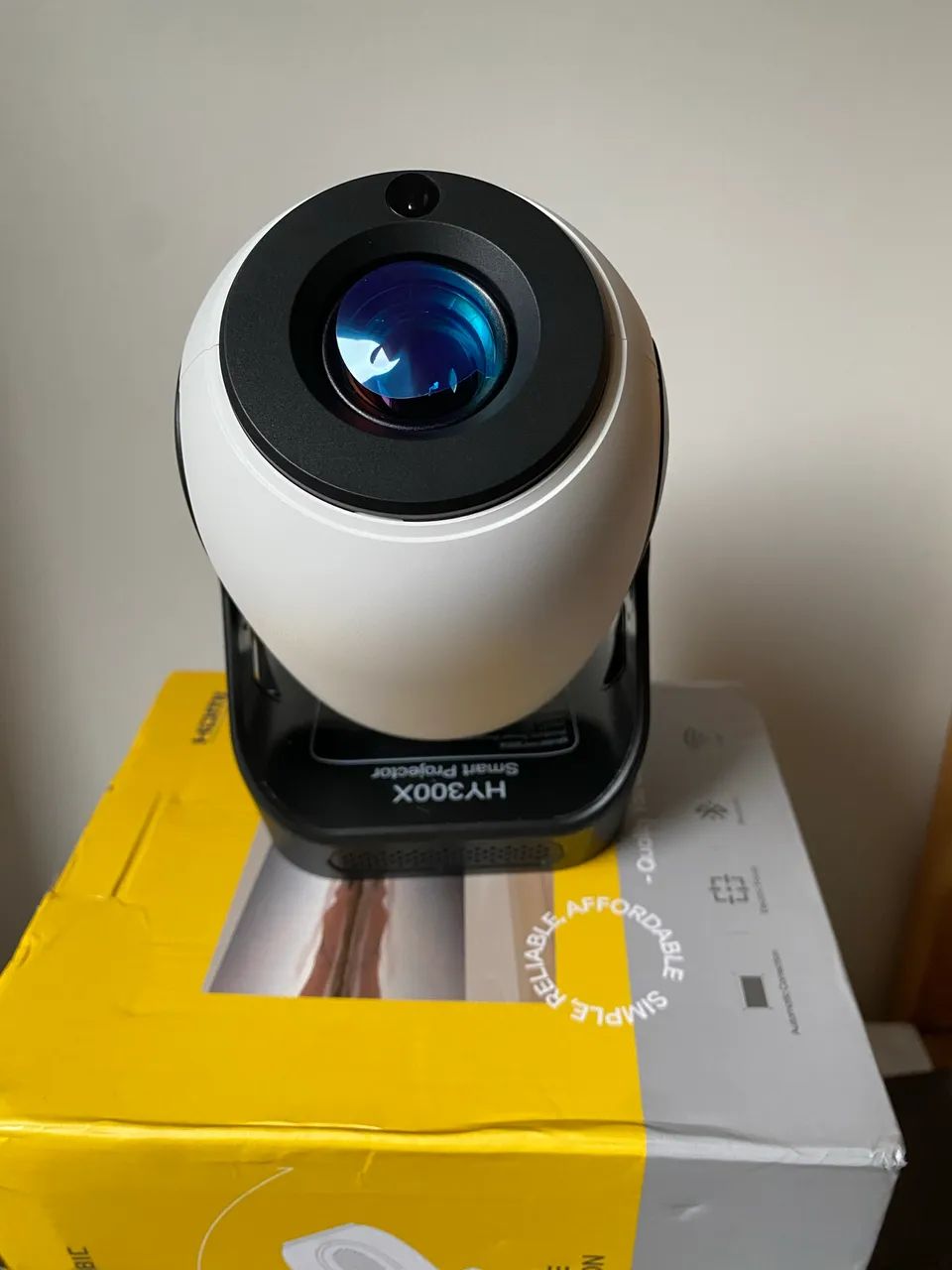 Projetor Magcubic Hy300X Com foco digital