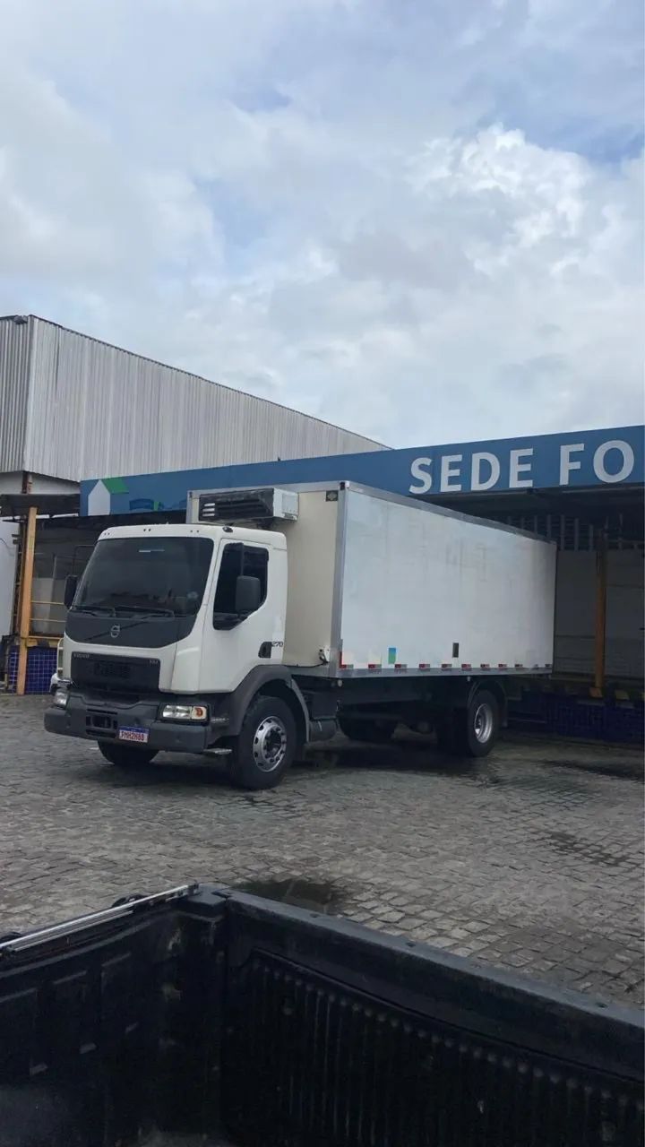 Vendo caminhão volvo VM 270  - Foto 2