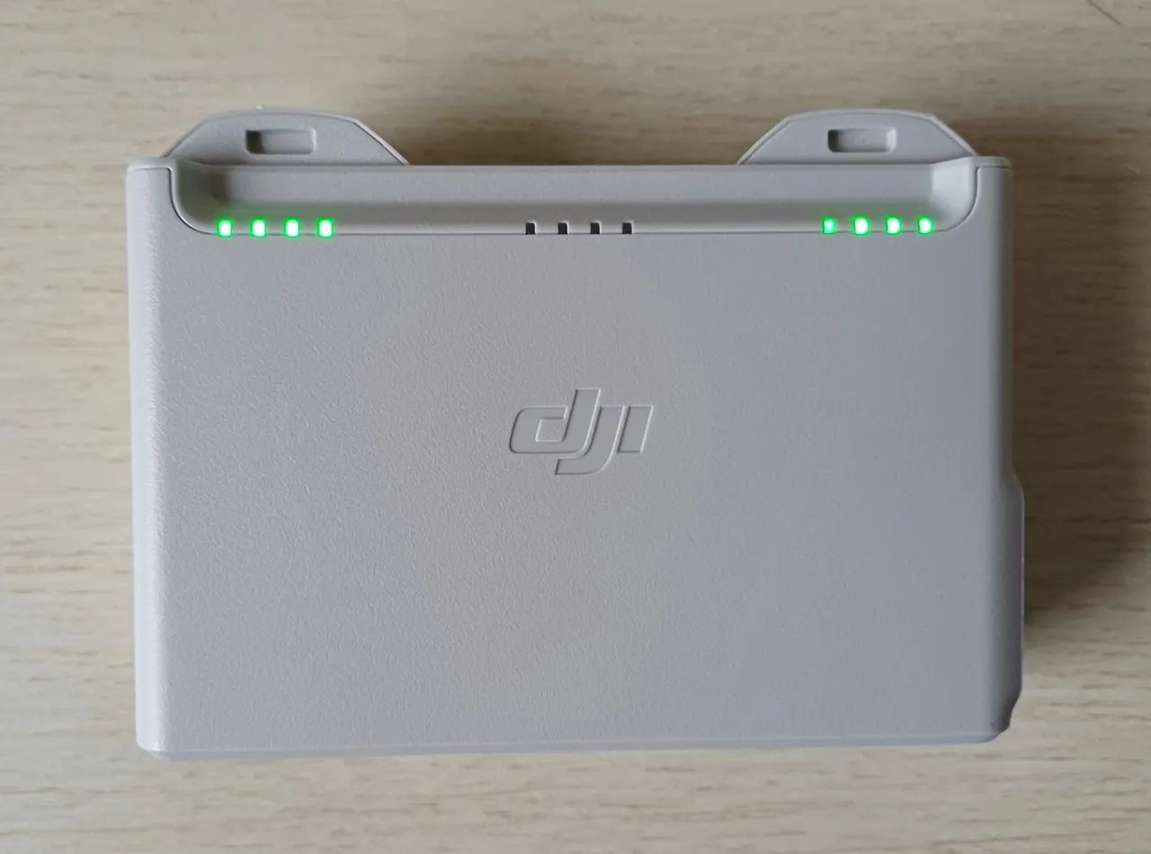 Hub de carregamento + 02 Baterias de Drone DJI NEO 1