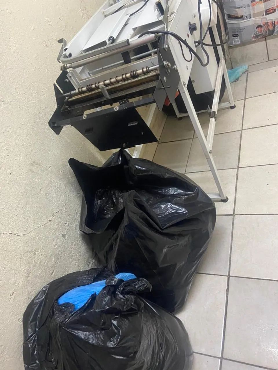 Máquina de fazer fraldas infantis automática - Foto 2
