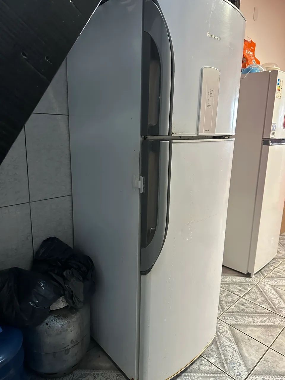 Geladeira pra vender logo 600,00 391 litros semi nova  - Foto 3