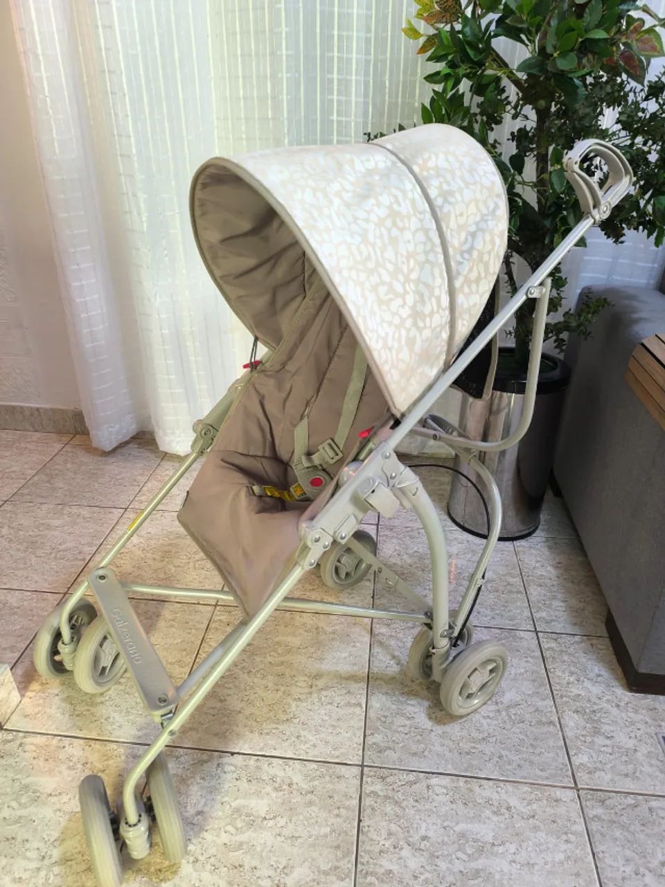 Carrinho de Passeio Galzerano. Fechamento guarda chuva