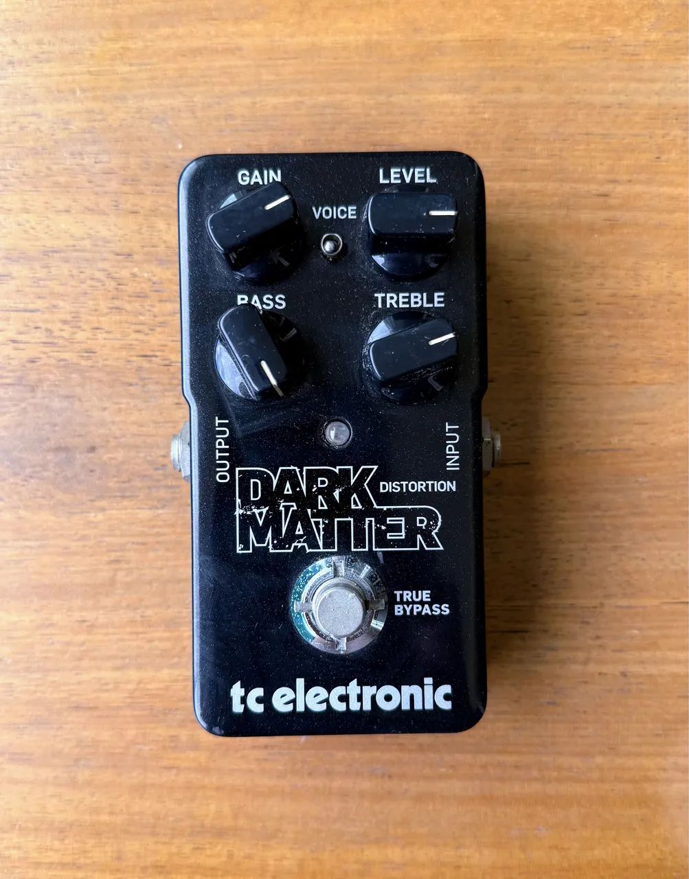 Pedal TC Electronic Dark Matter Distortion (com caixa) True Bypass