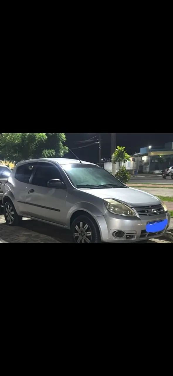 Vendo uma casa e um carro ford ka 2009