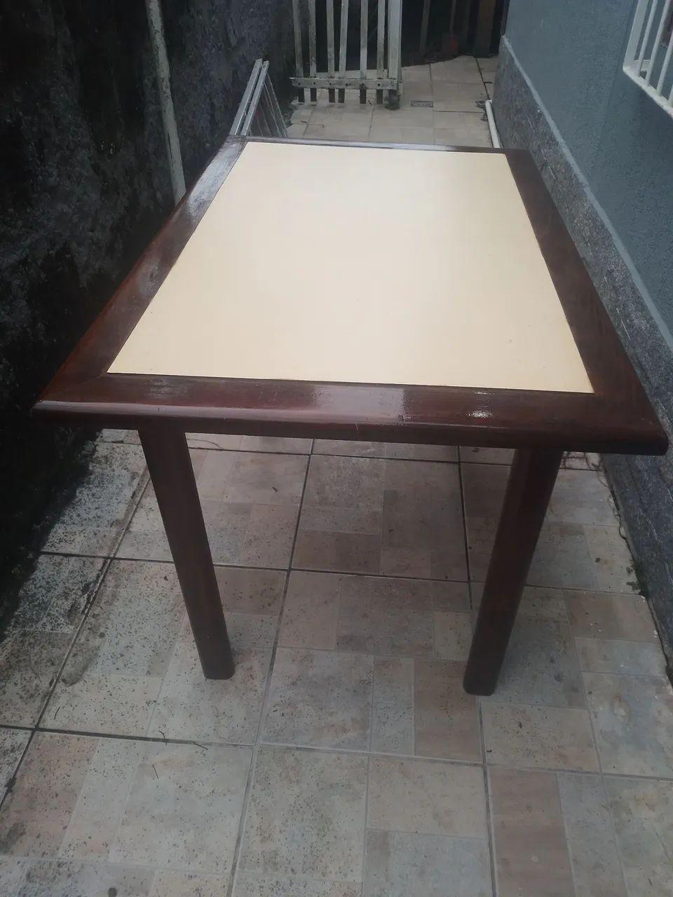 Vendo mesa de madeira 