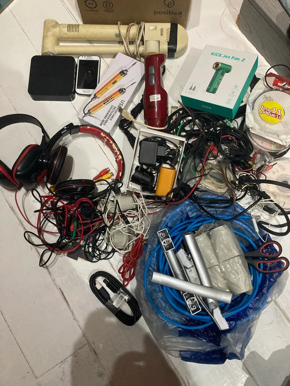 Eletronicos com defeito + cabos variados e cds/dvds virgem