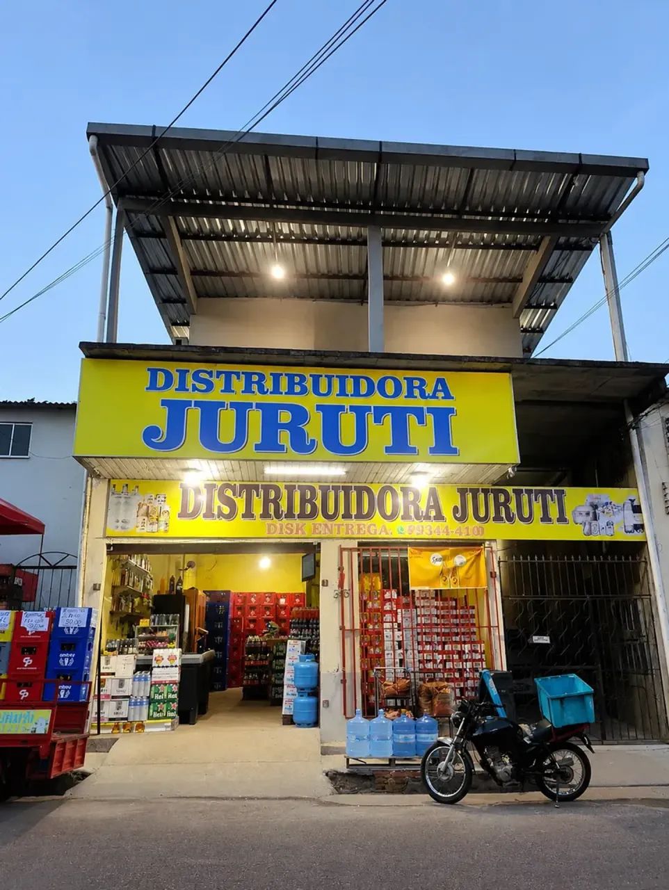 Vende -se  Prédio Comercial com 7 kitnets na Zona Leste