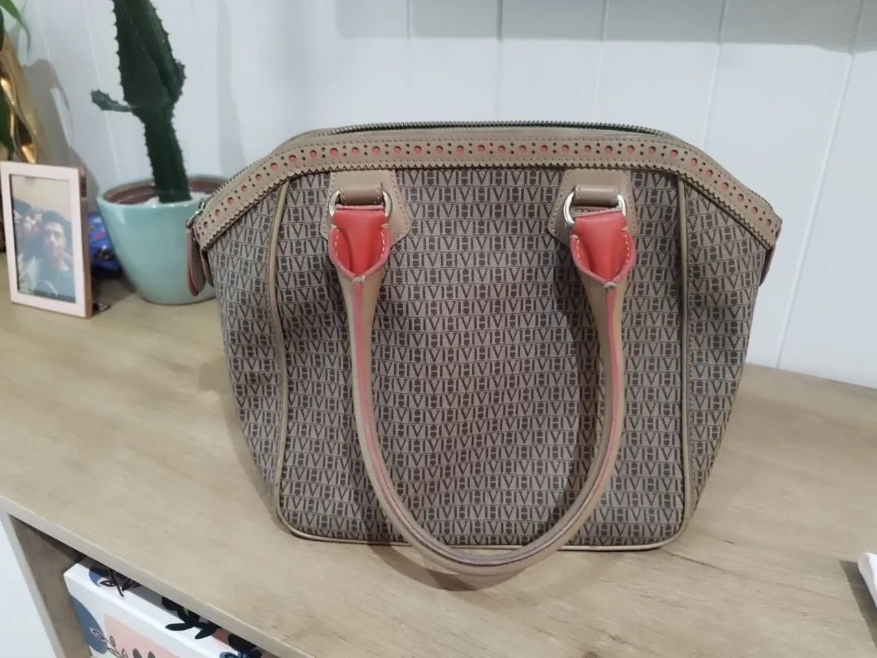 Bolsa Victor Hugo bege original - Foto 2