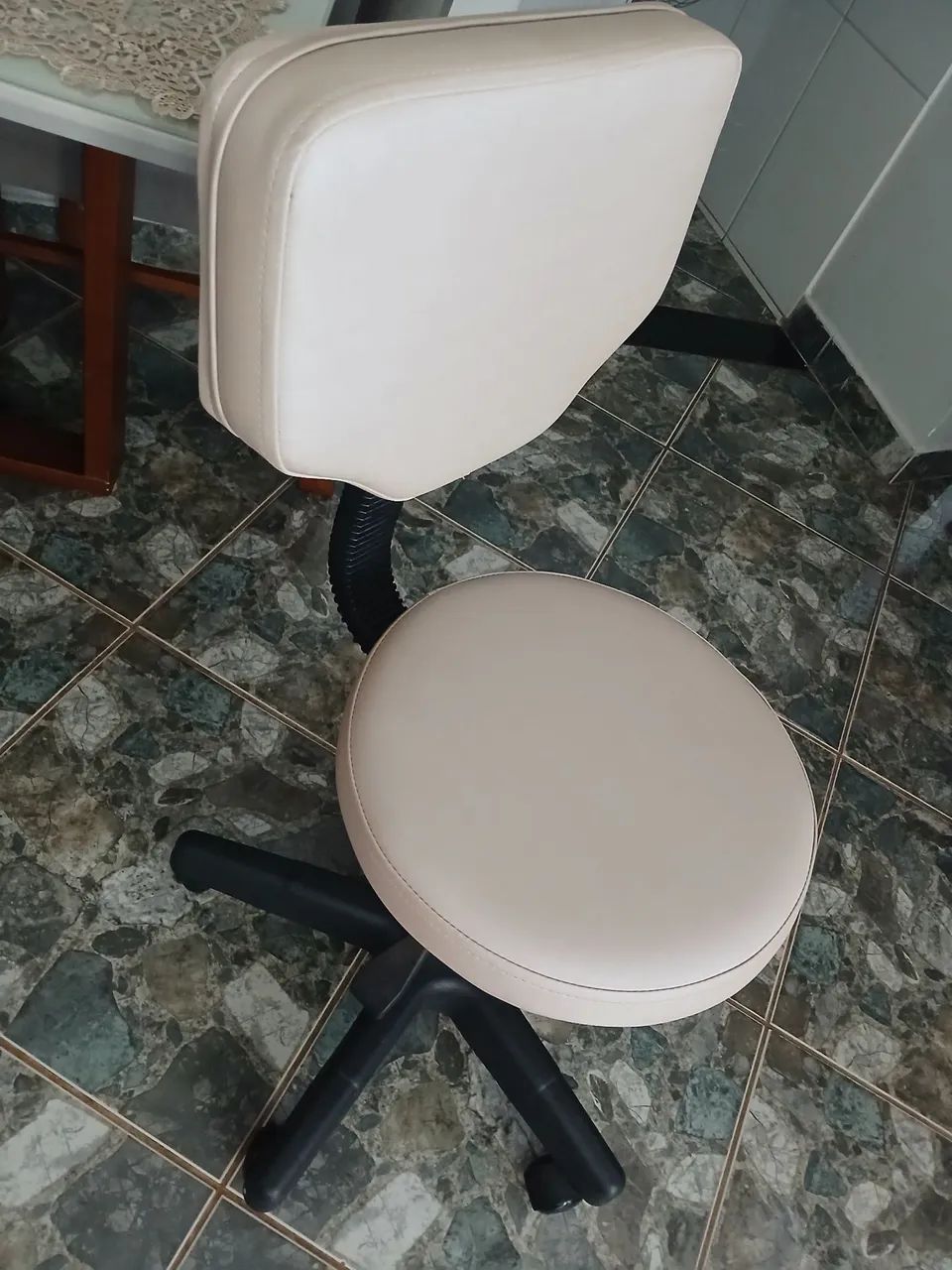 Cadeira mocho bola tecido curvin factor  - Foto 2