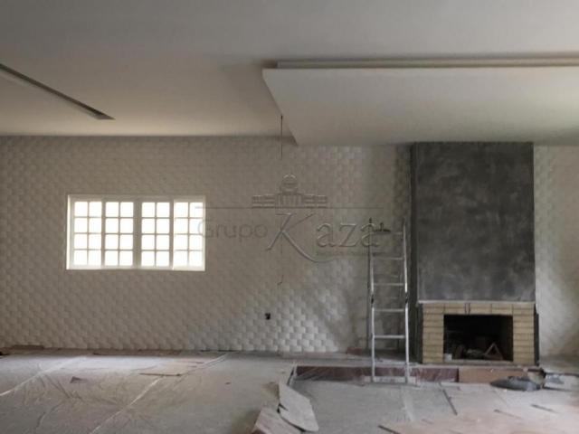 Casa de condomínio à venda com 4 dormitórios cod:V28418UR