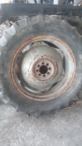 Roda para trator