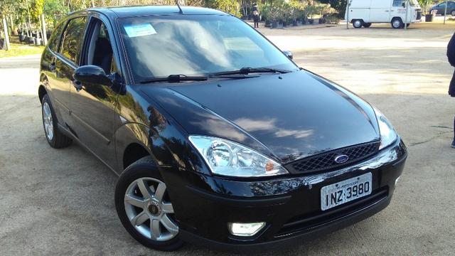 Focus Hatch GLX 2.0, 91 mil km, particular, nunca bateu, motor Duratec 147 cv