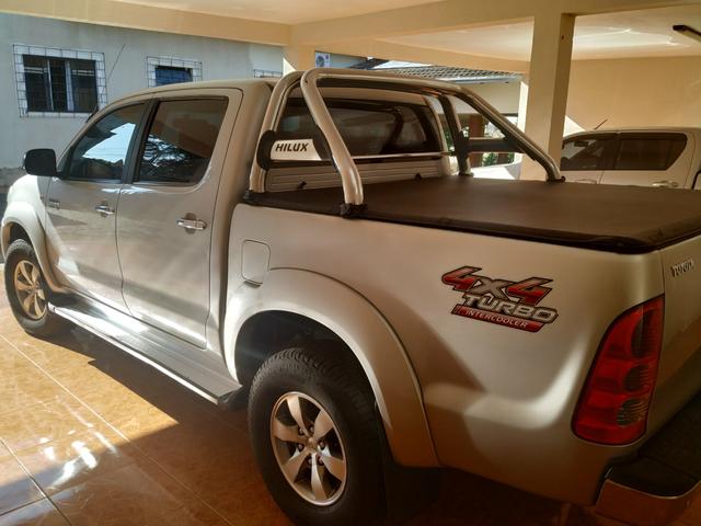 Hilux srv ano 2010 /10 vendo ou troca por Hilux nova 2019. ou carro