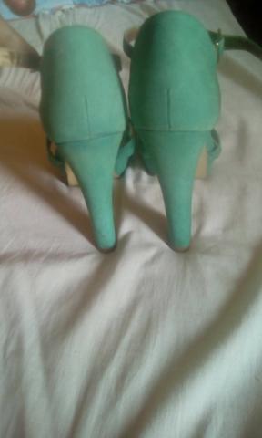 Vendo Sandalias tamanho 35 36 - Foto 3