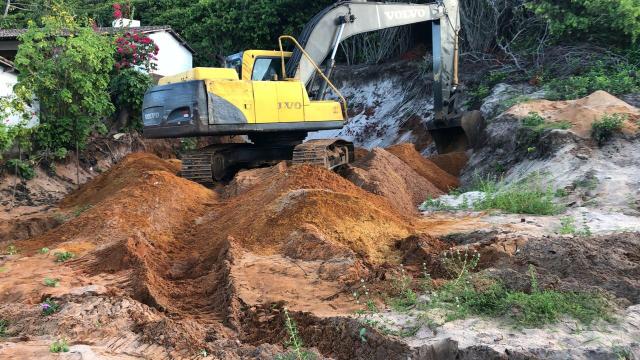 Escavadeira Volvo EC210B - Foto 4