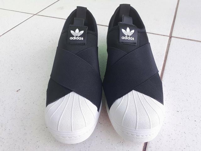 Tênis Adidas Superstars Slip On - Foto 2