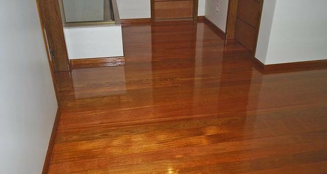 Lixamento de parquet, assoalho, pedras, aplicação de synteko e resinas