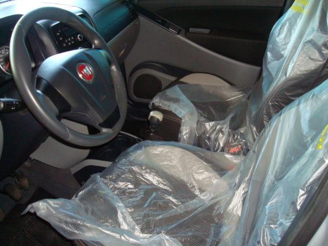 Fiat Idea essence 1.6 2013 - Foto 2