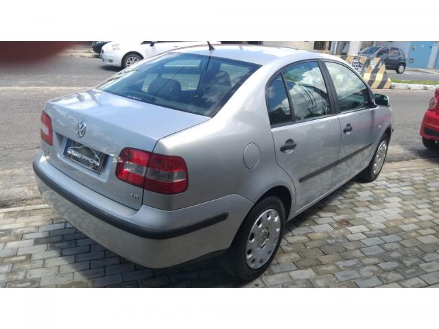 Volkswagen Polo Sedan 1.6 Mi Total Flex 8V 4P - Foto 3