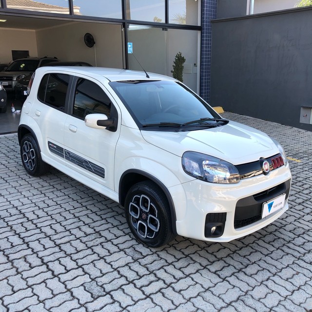 FIAT UNO 1.4 SPORTING 2015
