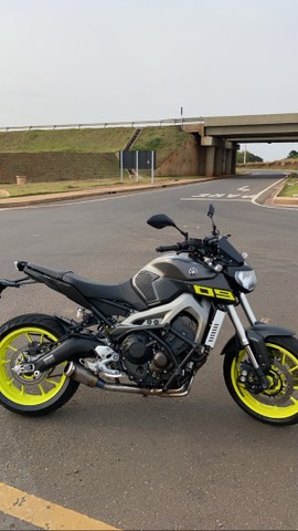 YAMAHA MT09 SUPER CONSERVADA