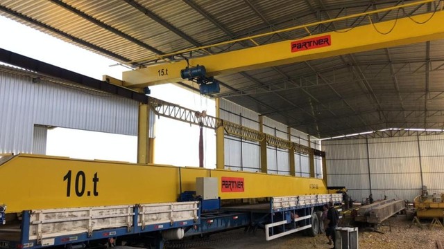 Equipamentos de Elevação Pontes, Pórticos Rolantes e Talhas  - Foto 4