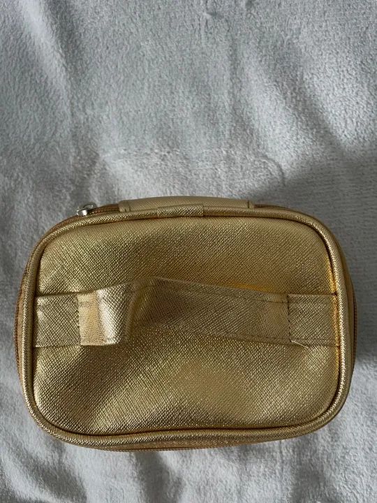 Frasqueira/necessaire dourada shiseido original - Foto 6