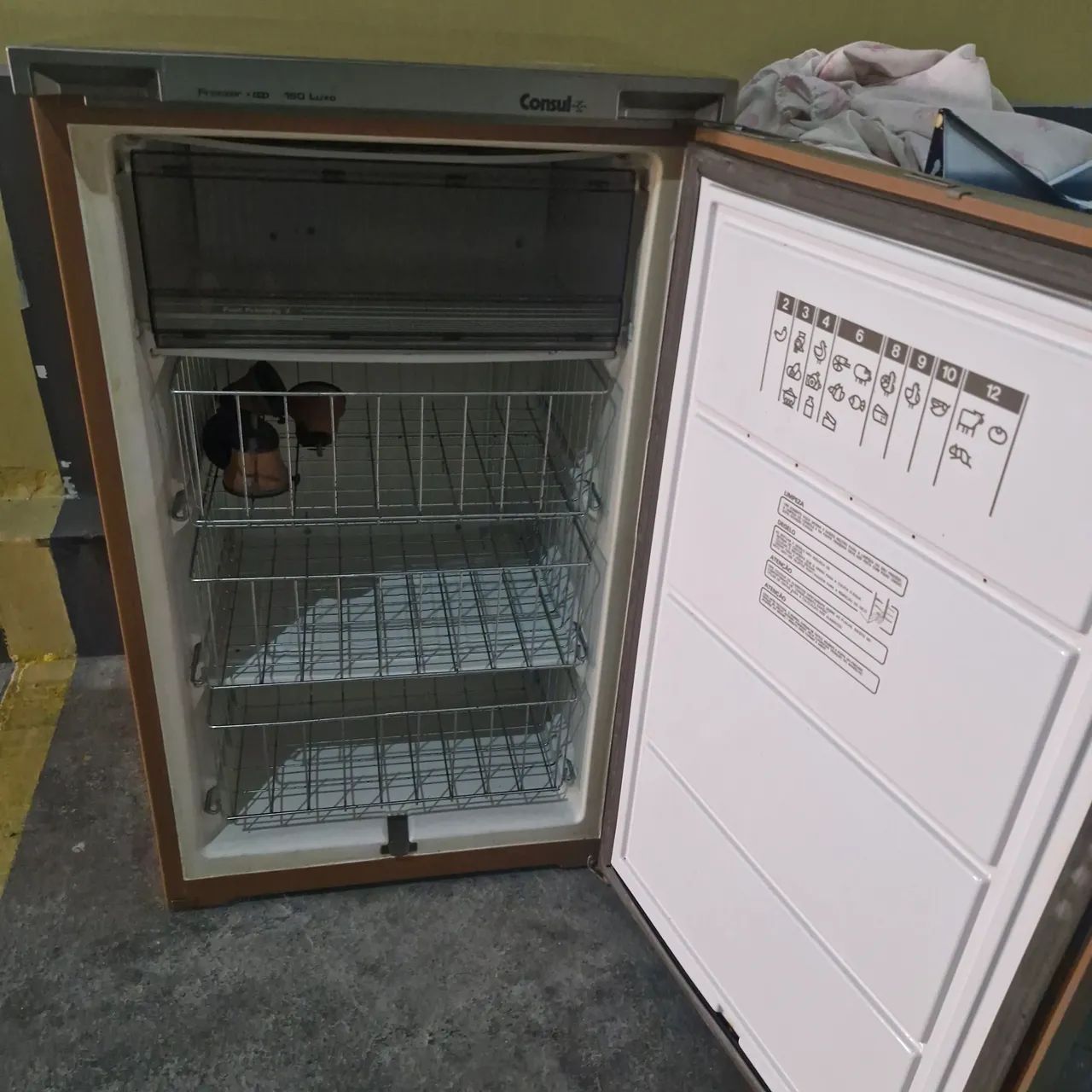Vendo freezer 100L