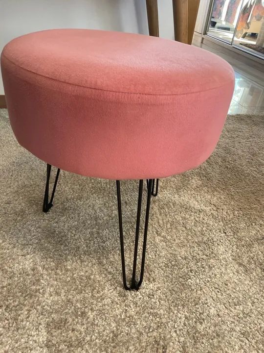 BANCO MENINA ! 45cm altura. 40cm diâmetro! 