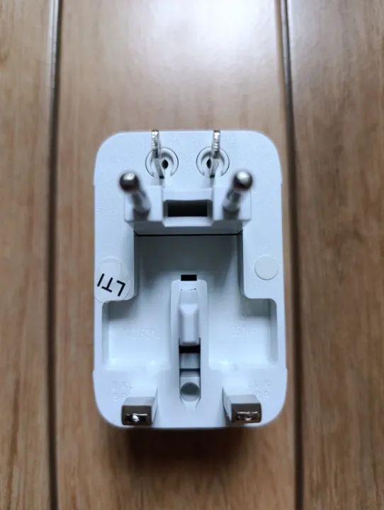 Adaptador universal branco. Modelo Tomada de 3 pinos. - Foto 4