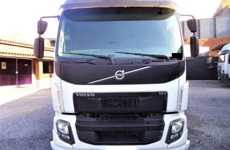 Volvo VM 330 Carroceria  - Foto 10