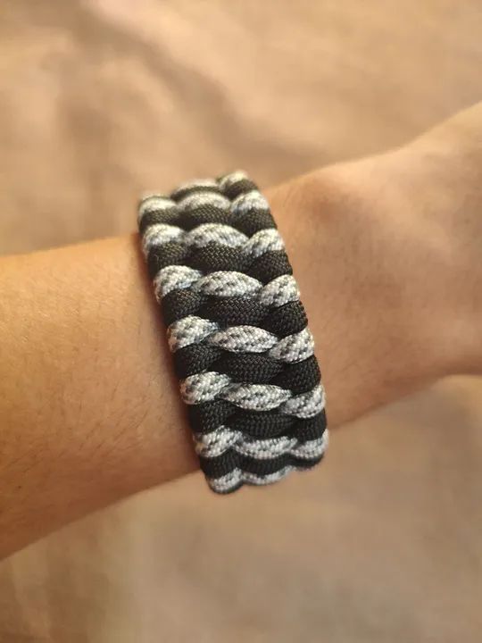 Bracelete de Corda Paracord modelo Trilobite - Estilo Militar Feito à Mão - Foto 3