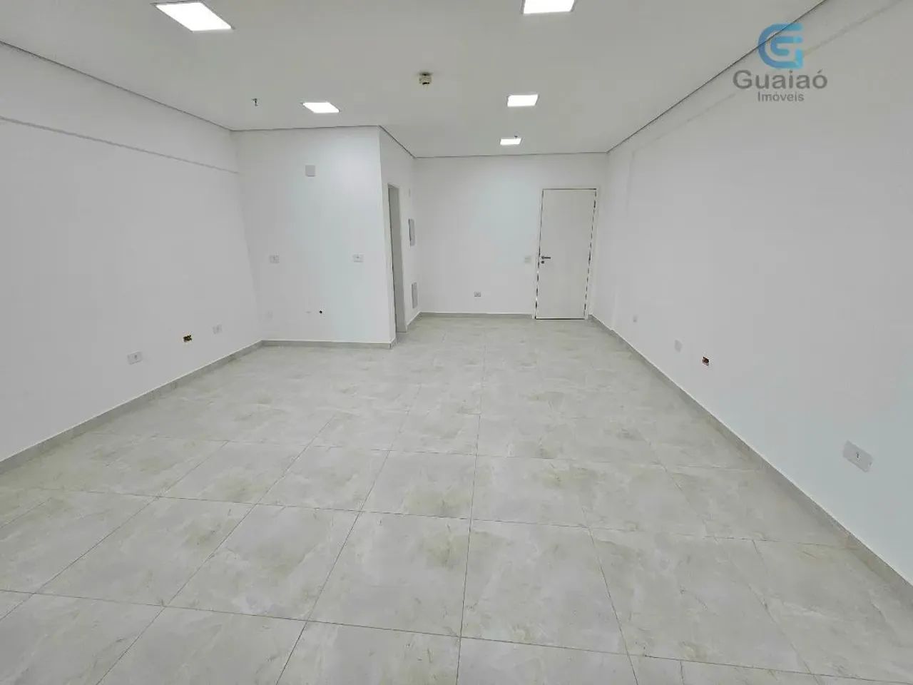 Alugo Sala Comercial, Banheiro Privativo, 01 vaga de garagem no Fusion Office, Vila Mathia - Foto 2