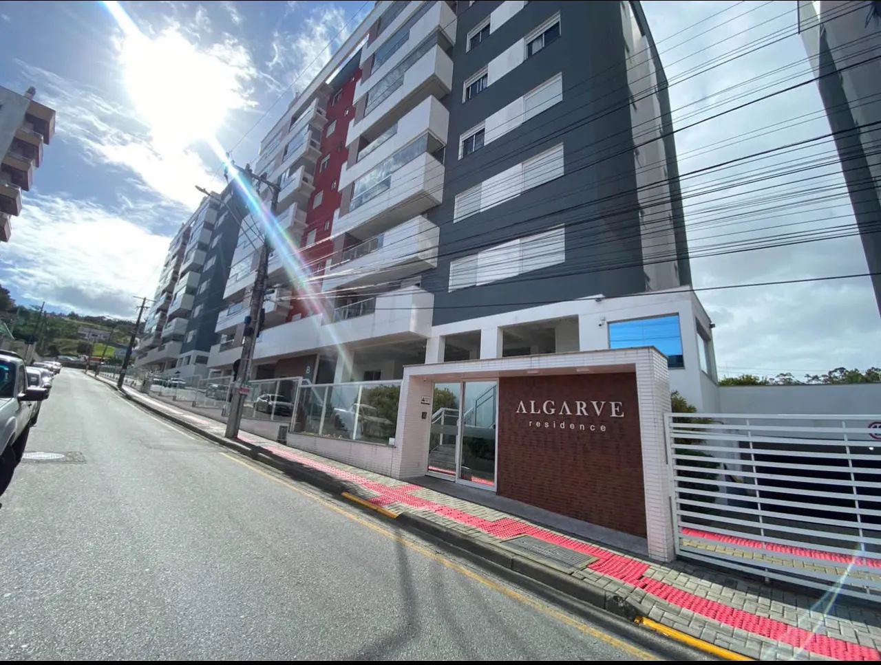 02 quartos + escritório, em São José 