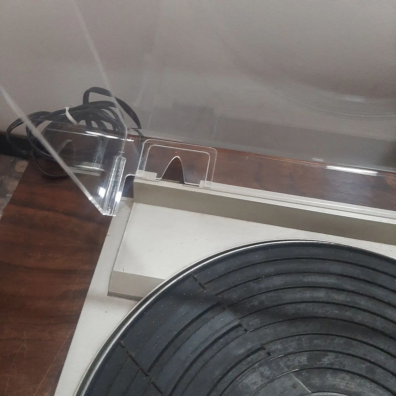 Gradient D-20 Turntable64520826804482124