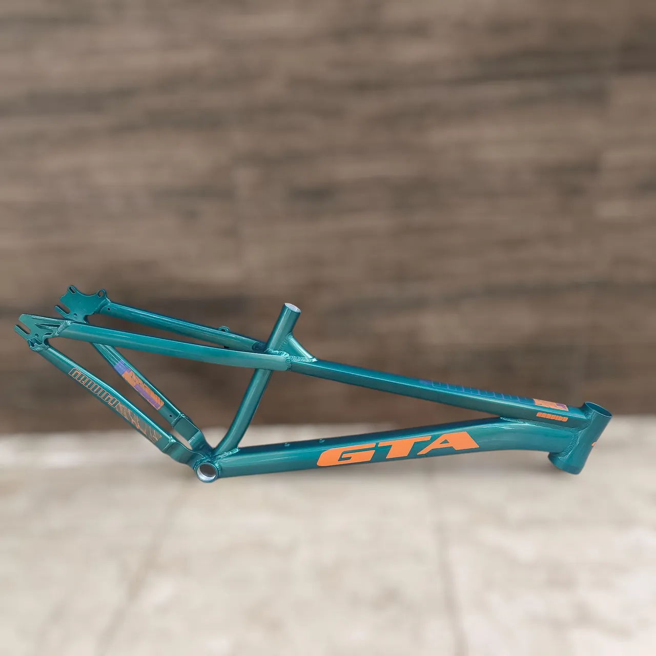 Quadro de Bicicleta GTA - Design Moderno e Durabilidade