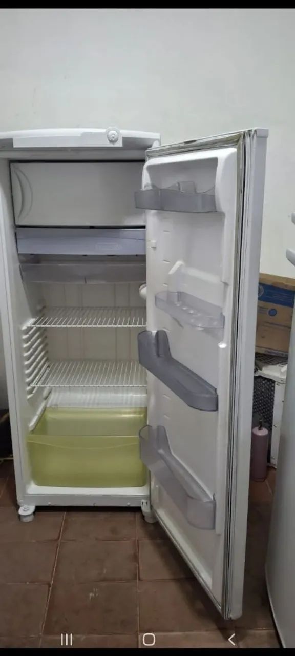 Geladeira Pequena - Ótima para Apartamentos - Foto 6