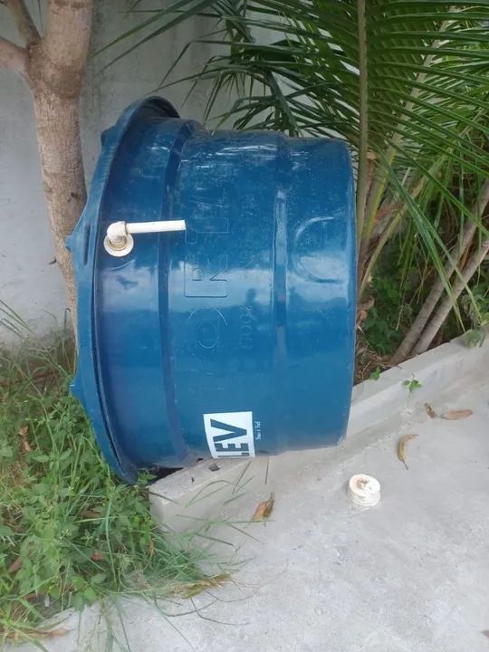 Caixa d'água 500 litros usada