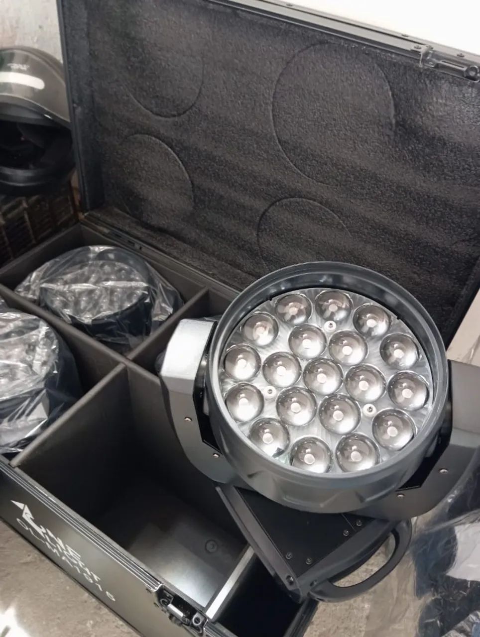 MAC AURA 4 UNITS IN CASE64595543993603120