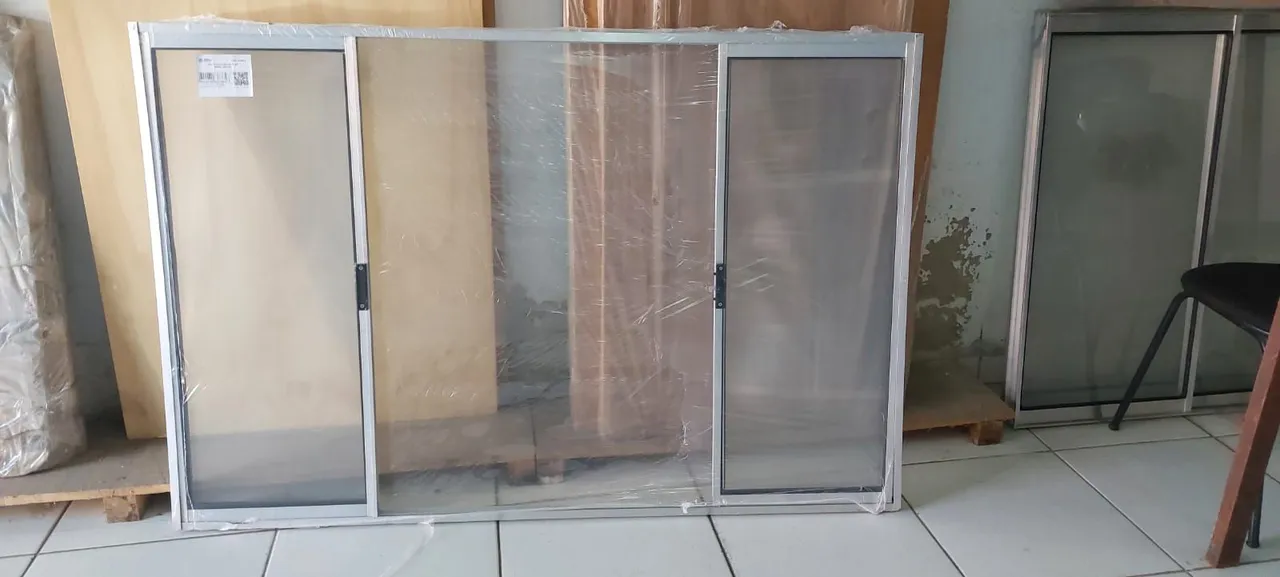 Janela alumínio 1.00x1.50 nova 4 vidros R$ 270,00