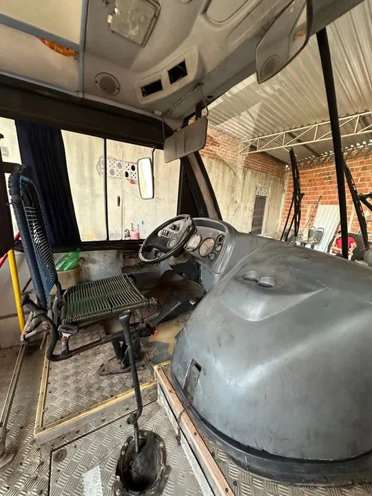 Micro ônibus Mercedes 2010 - Foto 2