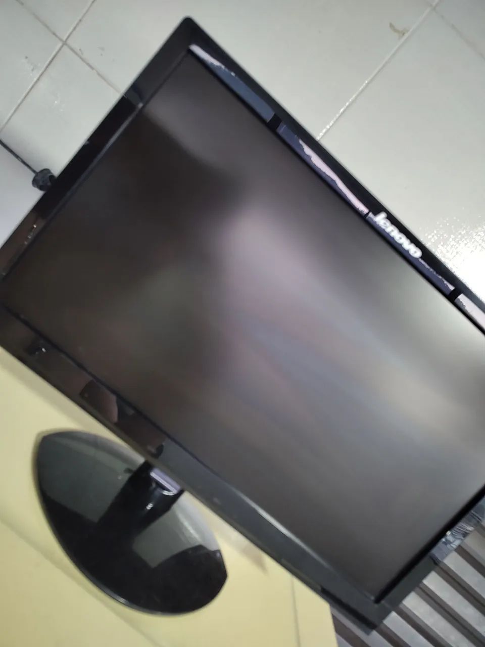 Monitor Lenovo - Ótimo estado
