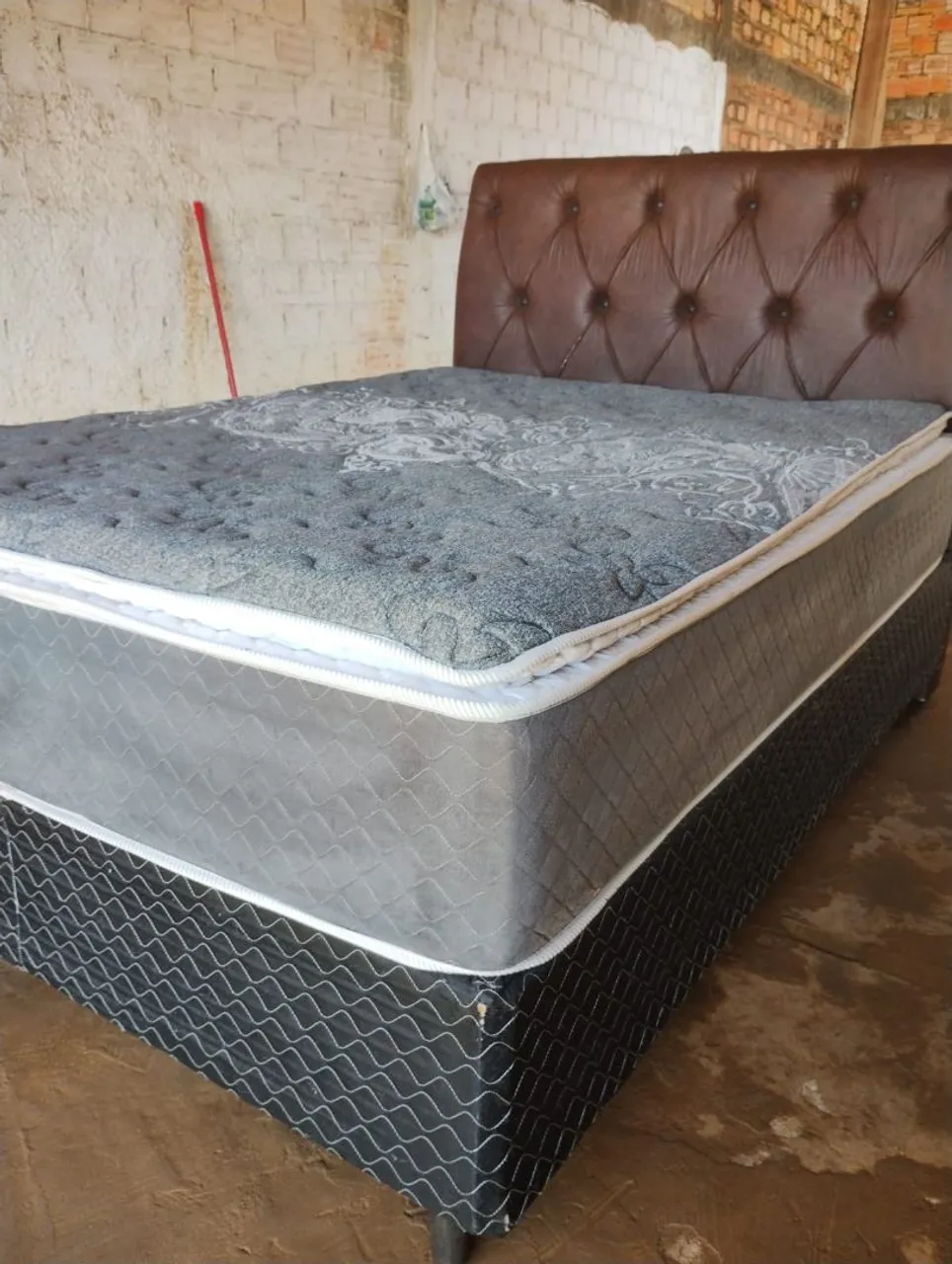 Cama Box com Cabeceira Estofada