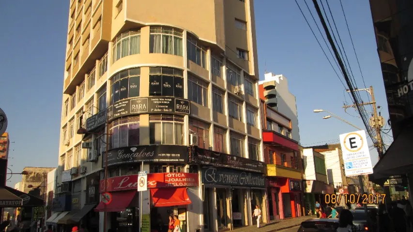 SALA COMERCIAL NO CENTRO DE SOROCABA ALUGO OU VENDO