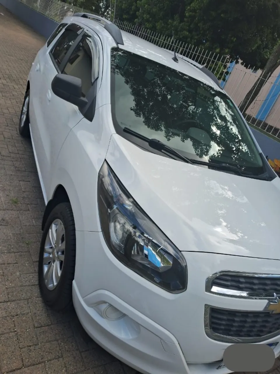 Chevrolet Spin LT 1.8 Manual 2018 - GNV e Flex - Único Dono - Impecável!