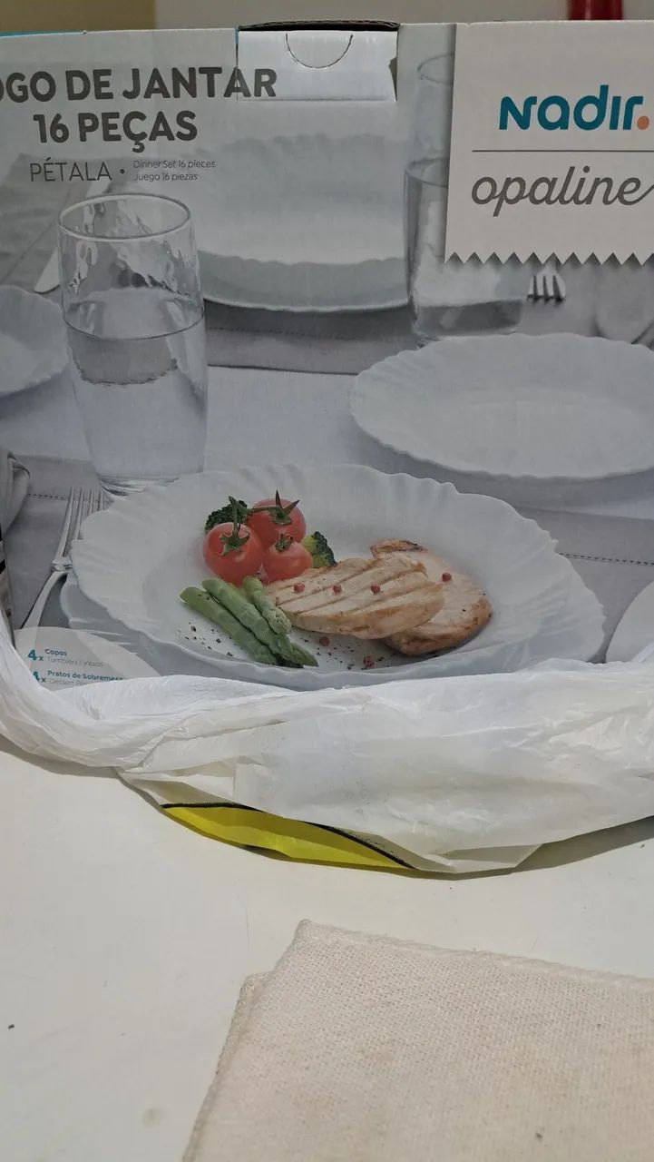 Jogo de jantar Nadir Opaline Pétala 16 peças