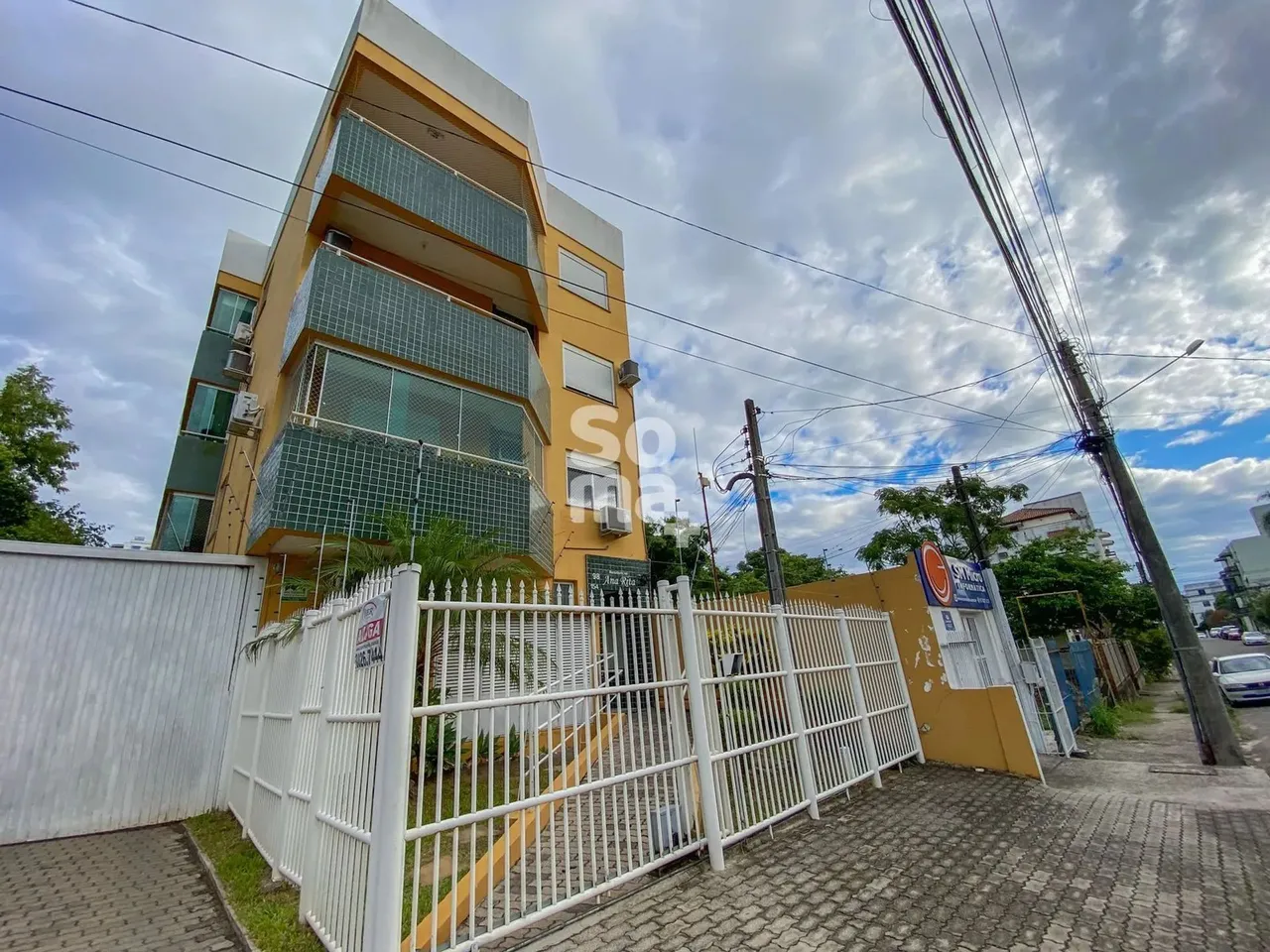 APTO 2 DORMITÓRIOS UM SUÍTE COM VAGA DE GARAGEM