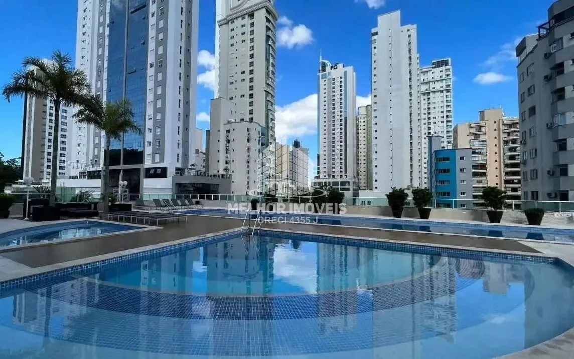 Locação Anual Semi-Mobiliado com 03 Suítes no Bairro Pioneiros de Balneário Camboriú/SC