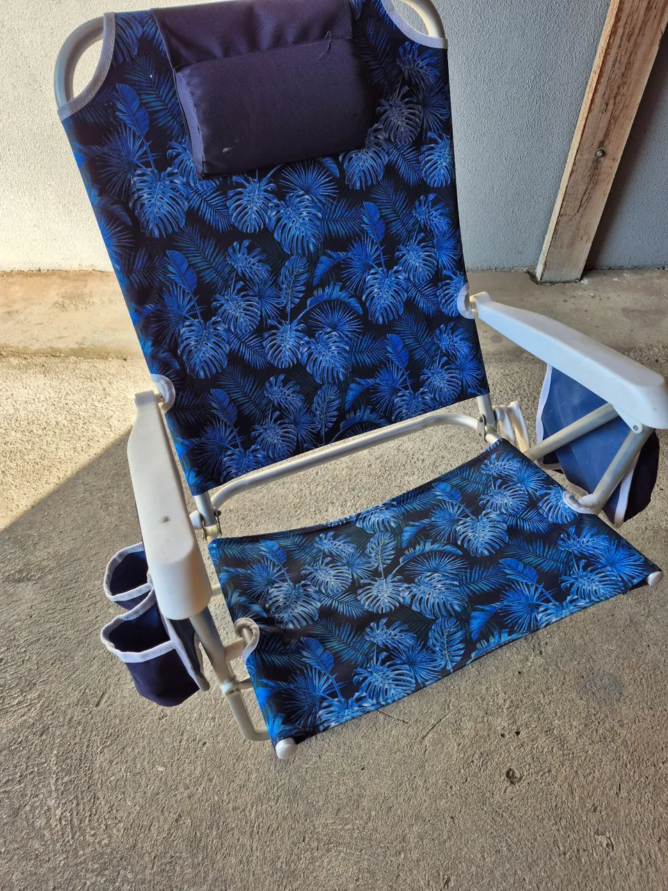 Cadeira de praia dobrável reclinável Sam's Club em alumínio c/ bolsa térmica e porta copo.